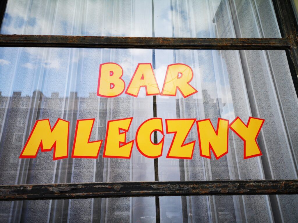 Bar Mleczny Cracovia: Guía Definitiva para Comer Barato y Auténtico